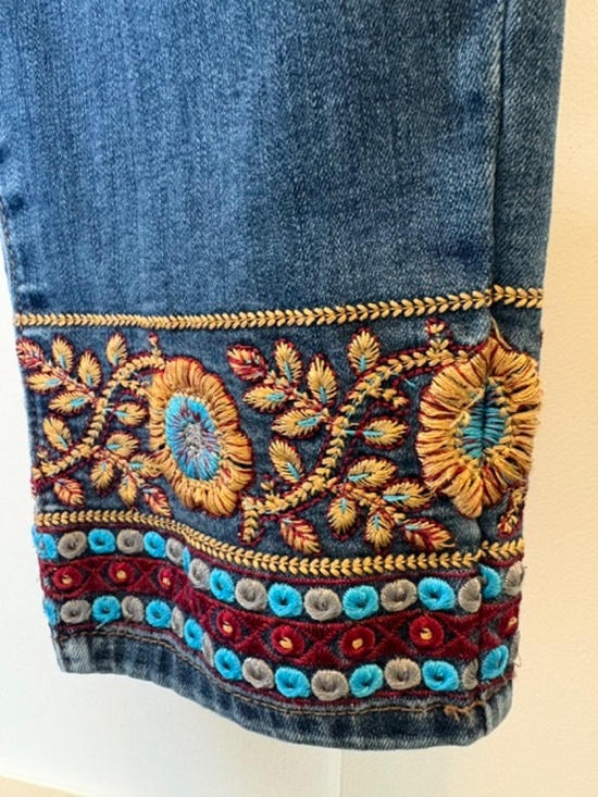 FDJ Denim - FDJ French Dressing Jeans Olivia sz 10 blue denim 28 in inseam deco embroidery